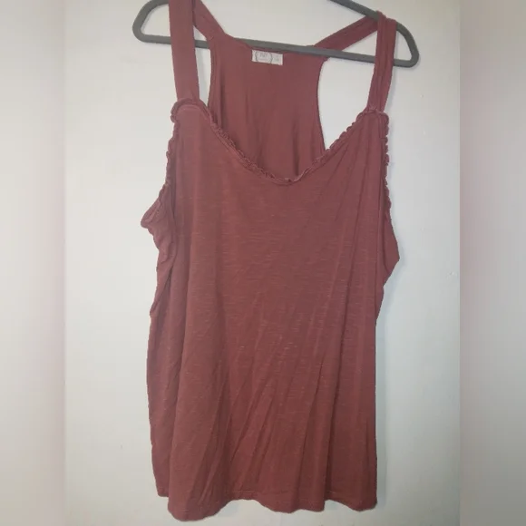 Shein CURVE & Maurices set of 2 tanks - Picture 4 of 6